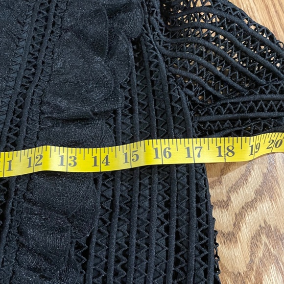 Savida open weave and lace ruffle top ,size M - Picture 10 of 10